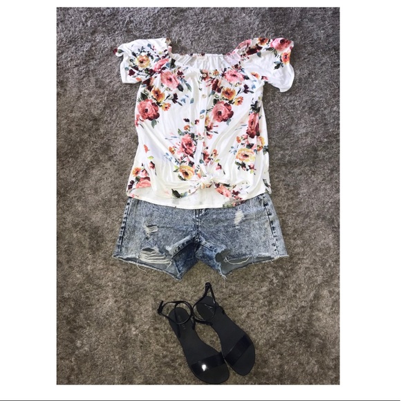 Off Shoulder Flower Top with Side Knot - Picture 1 of 3